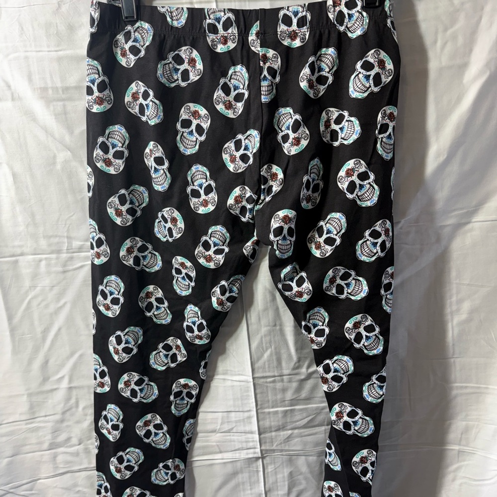 No Boundaries Black and White Floral Pants